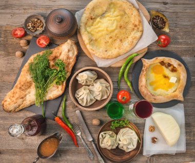 Tatar Hıngel, khachapuri, masada TOPVIEW