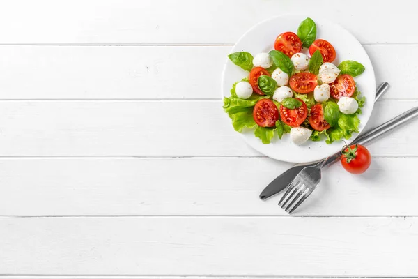 Salada grega gourmet, espaço em texto à esquerda — Fotografia de Stock