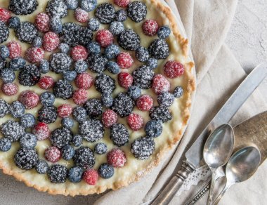 çilek ile ev yapımı Tart