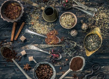 çaylar rustik bakır yemeklerinde koleksiyonları