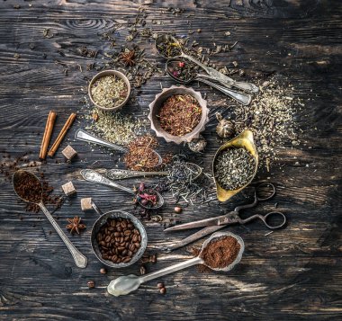 çaylar rustik bakır yemeklerinde koleksiyonları