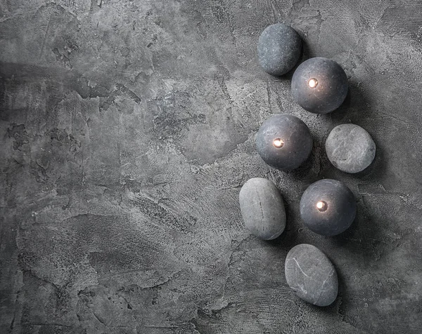 ワックスの蝋燭と石をマッサージ、トップ ビュー — ストック写真