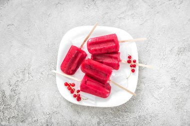 Frenk üzümü, TOPVIEW ile ev yapımı dondurma popsicles