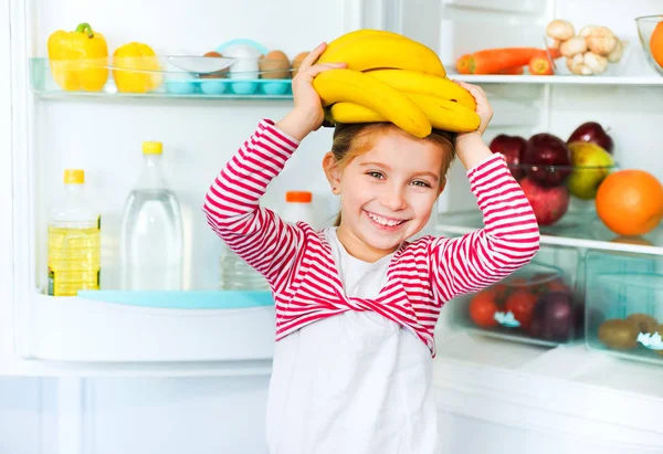 Ragazza con banane — Foto Stock