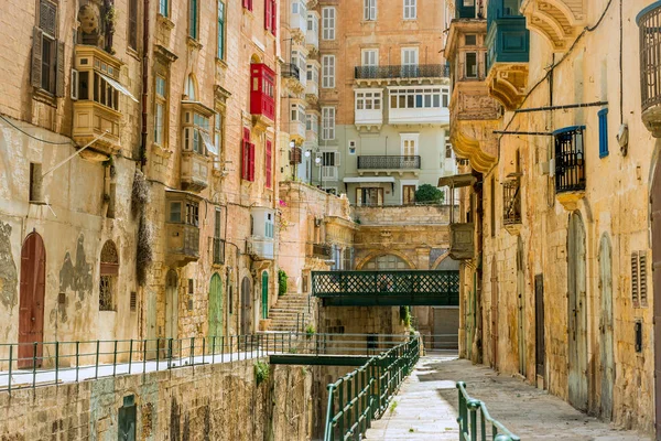 Strada stretta a Malta — Foto Stock