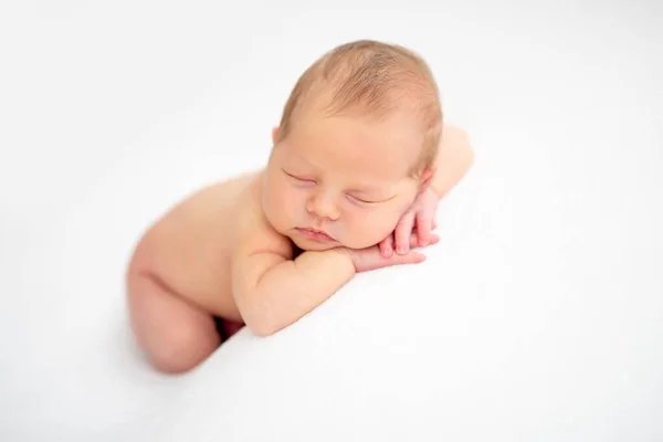 Encantador recién nacido desnudo —  Fotos de Stock