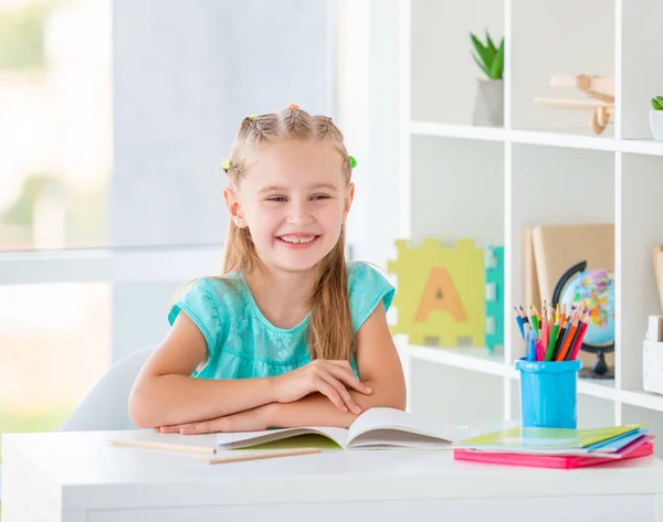 Allievo della scuola elementare — Foto Stock