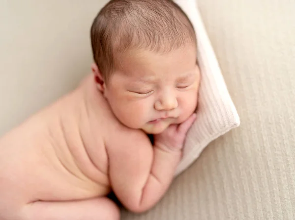 Nudo innocente neonato — Foto Stock
