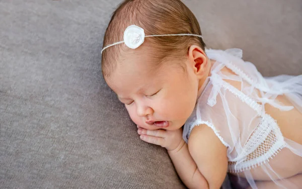 Νεογέννητο μωρό στον ύπνο — Φωτογραφία Αρχείου