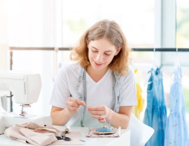 İğneyi terziye çevirin