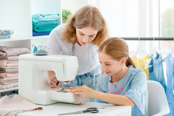 Tailor es estudiante de enseñanza — Foto de Stock