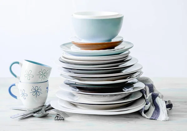 Clean cups and plates — Stock Photo, Image