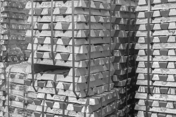 Platin ingots arka plan. Metal doku. Gümüş backgroun. Paslanmaz çelik, alüminyum, beyaz altın.