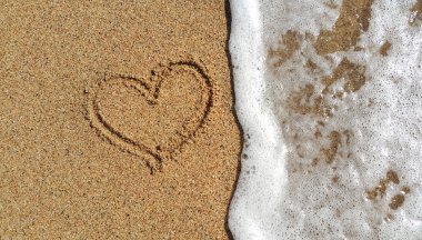 Kum ve Deniz köpük çizim kalp