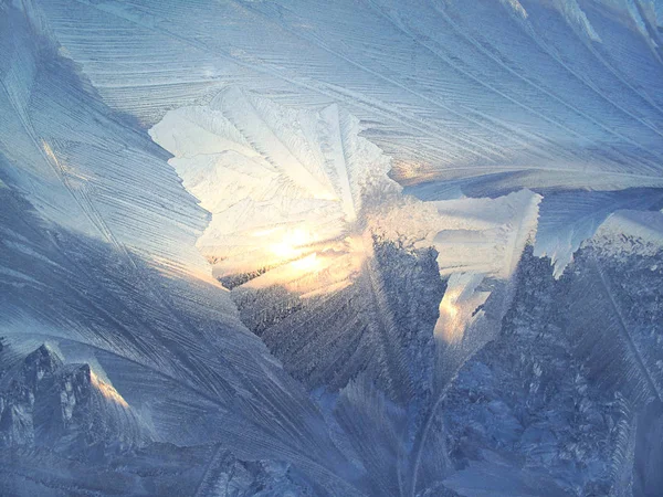 美しい氷のパターンと日光 — ストック写真