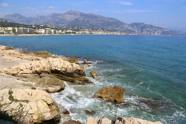 Hermosa vista al mar en Menton desde Cap Martin, Riviera Francesa, Fr. —  Fotos de Stock