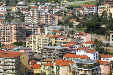 İtalyan Rivierası'nda Sanremo (San Remo) görünümü