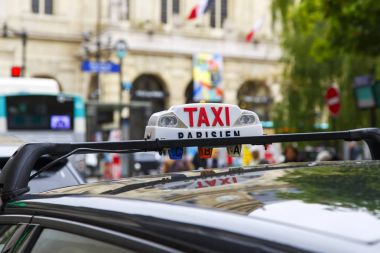 Taksi de Paris iz