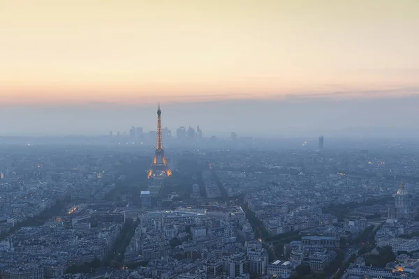 Gyönyörű panorámás légi felvétel a nap Párizsban és Eiffel torony — Stock Fotó