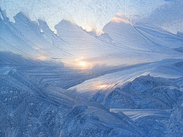 Belo padrão de gelo e luz solar — Fotografia de Stock