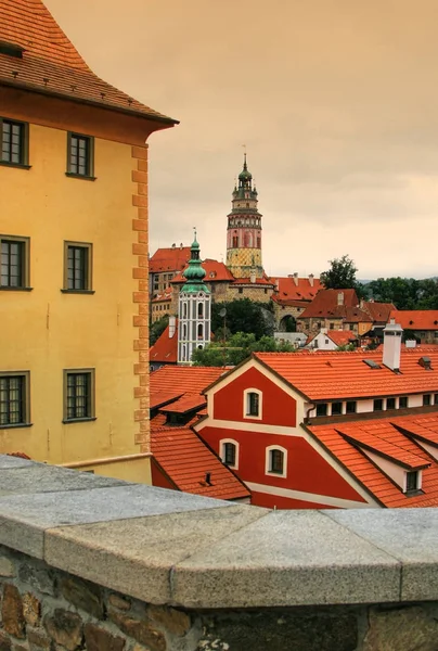 Architektur des alten böhmischen Städtchens cesky krumlov auf tschechisch — Stockfoto