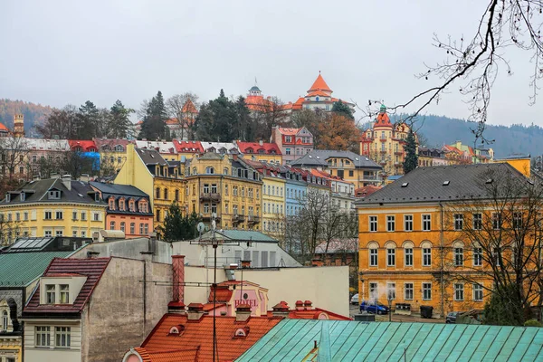 Cityscape of Karlovy Vary in the late autumn time, Czech Republi — Stock Photo, Image
