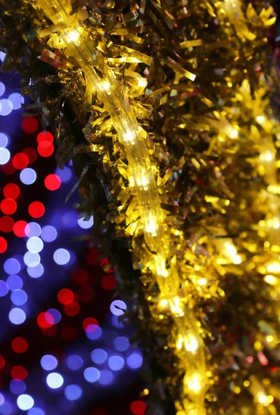 Jasné vánoční dekorace, abstraktní pozadí rozostřené — Stock fotografie