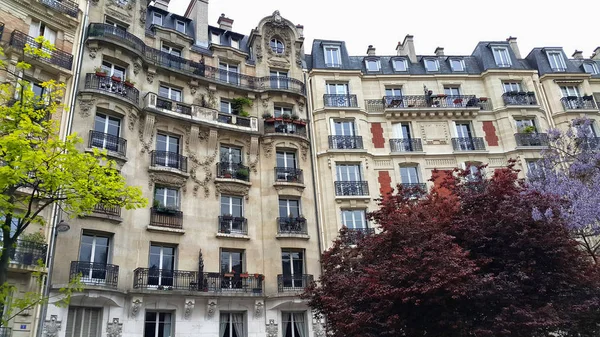 Arquitectura típica parisina, París, Francia — Foto de Stock