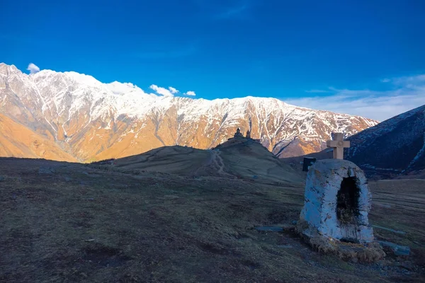 Gergeti teslis Kilisesi — Stok fotoğraf