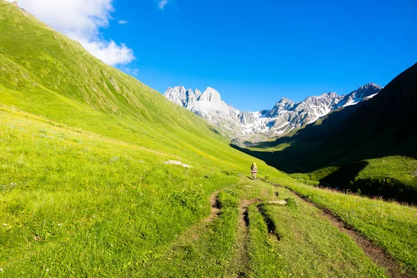 Гірський краєвид, з вершин Chauchi — стокове фото