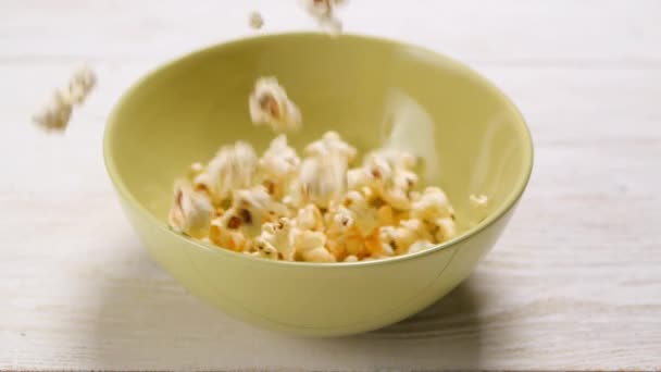 Popcorn are flying — Stock Video