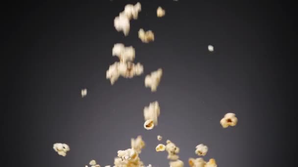 Popcorn fliegt — Stockvideo