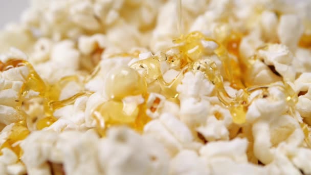 Heap of popcorn — Stockvideo