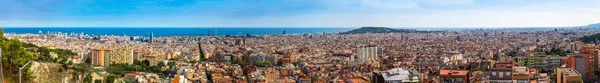 Barcelona en un día de verano en España — Foto de Stock