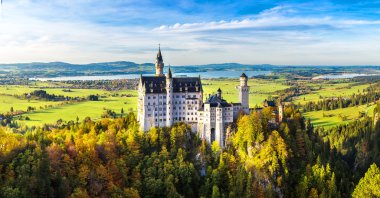 Pitoresk Neuschwanstein Şatosu