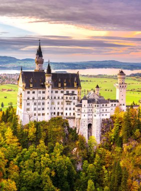 Pitoresk Neuschwanstein Şatosu