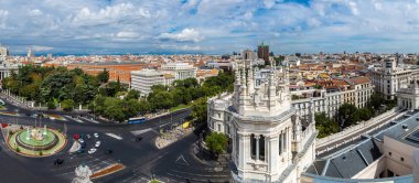 Madrid'da Plaza de Cibeles Çeşmede Cibeles