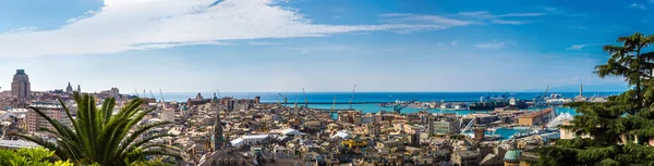 Hamnen i Genua i Italien — Stockfoto