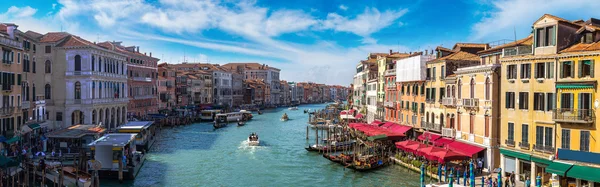 Gondoler på Canal Grande i Venedig — Stockfoto