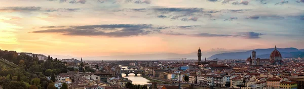 Панорамний захід сонця у Флоренції — стокове фото