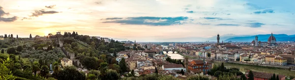 Panoramautsikt över solnedgången i Florens — Stockfoto