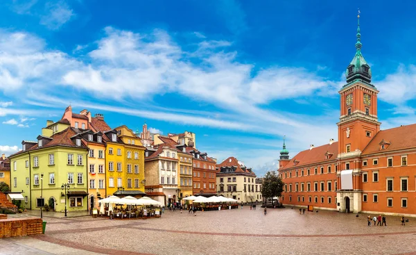 Königsschloss und Sigismundsäule in Warschau — Stockfoto