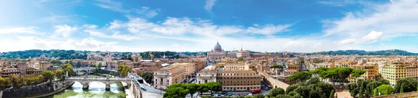 Roma e Basilica di San Pietro in Vaticano — Foto Stock