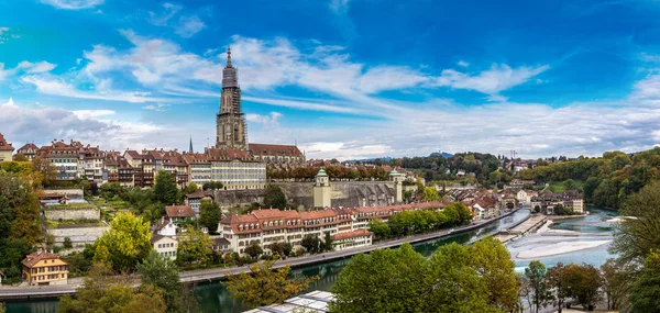 Bern és a Berner Munster-székesegyház — Stock Fotó