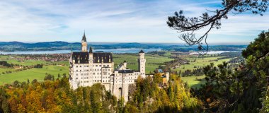 Pitoresk Neuschwanstein Şatosu