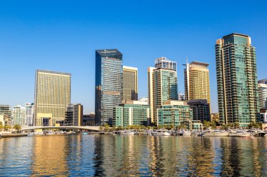 Dubai Yat Limanı bir yaz gününde