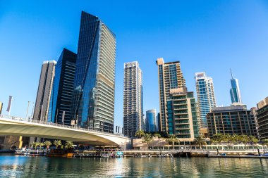 Dubai Yat Limanı bir yaz gününde