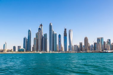 Dubai Yat Limanı bir yaz gününde