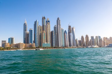 Dubai Yat Limanı bir yaz gününde
