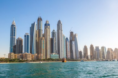 Dubai Yat Limanı bir yaz gününde